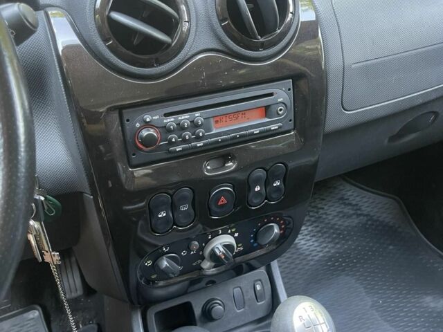 Чорний Дачія Duster, об'ємом двигуна 1.5 л та пробігом 112 тис. км за 8350 $, фото 8 на Automoto.ua