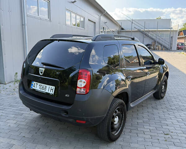 Черный Дачия Duster, объемом двигателя 1.5 л и пробегом 240 тыс. км за 7900 $, фото 4 на Automoto.ua