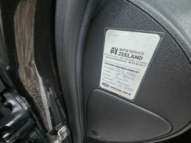 Черный Дачия Duster, объемом двигателя 1.6 л и пробегом 202 тыс. км за 9550 $, фото 11 на Automoto.ua