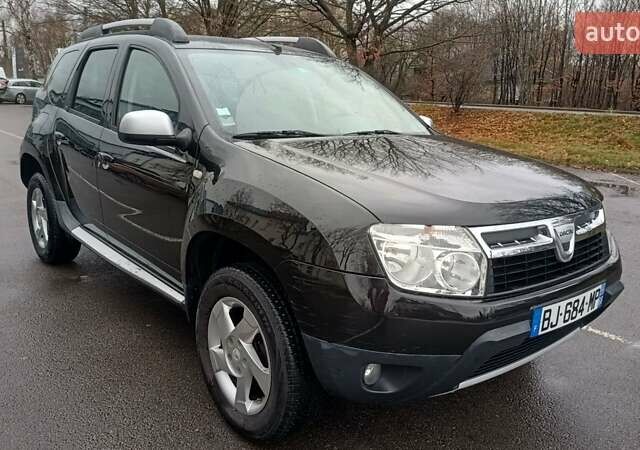 Черный Дачия Duster, объемом двигателя 1.6 л и пробегом 240 тыс. км за 8000 $, фото 5 на Automoto.ua