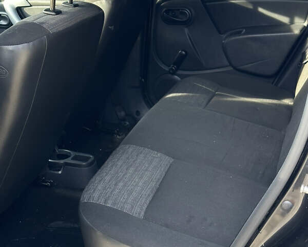 Черный Дачия Duster, объемом двигателя 1.5 л и пробегом 253 тыс. км за 7500 $, фото 14 на Automoto.ua