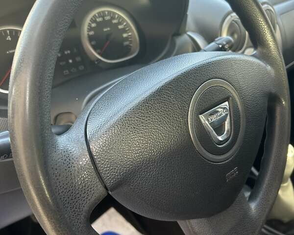 Черный Дачия Duster, объемом двигателя 1.6 л и пробегом 173 тыс. км за 8100 $, фото 5 на Automoto.ua