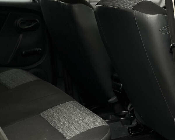 Черный Дачия Duster, объемом двигателя 1.6 л и пробегом 218 тыс. км за 9250 $, фото 20 на Automoto.ua