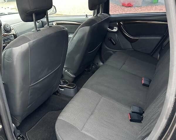 Черный Дачия Duster, объемом двигателя 1.6 л и пробегом 250 тыс. км за 8000 $, фото 21 на Automoto.ua