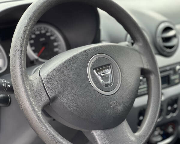 Черный Дачия Duster, объемом двигателя 1.6 л и пробегом 218 тыс. км за 9250 $, фото 24 на Automoto.ua