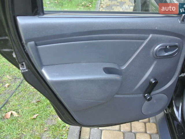 Черный Дачия Duster, объемом двигателя 1.6 л и пробегом 137 тыс. км за 9500 $, фото 11 на Automoto.ua