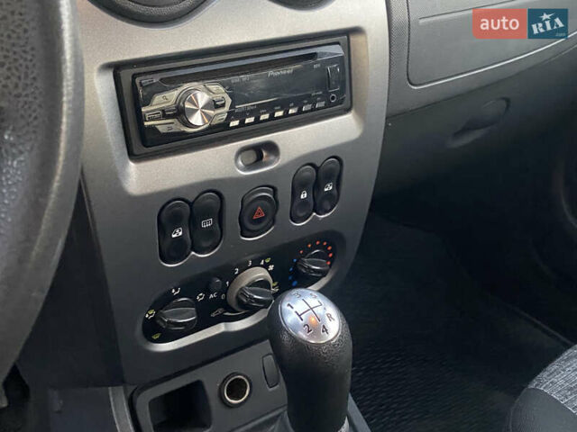 Чорний Дачія Duster, об'ємом двигуна 1.6 л та пробігом 210 тис. км за 8550 $, фото 25 на Automoto.ua