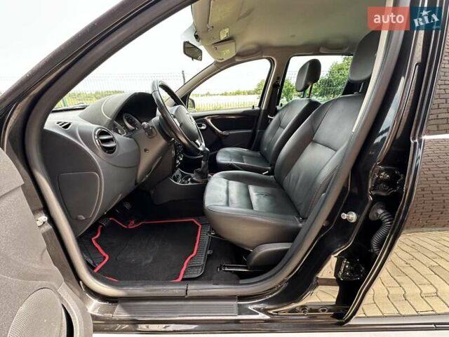 Черный Дачия Duster, объемом двигателя 1.6 л и пробегом 224 тыс. км за 9900 $, фото 8 на Automoto.ua