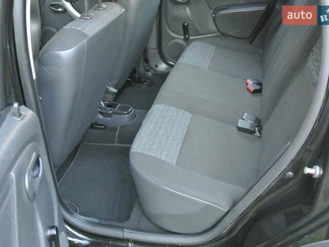 Черный Дачия Duster, объемом двигателя 1.6 л и пробегом 137 тыс. км за 9500 $, фото 10 на Automoto.ua