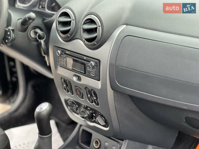 Черный Дачия Duster, объемом двигателя 1.6 л и пробегом 218 тыс. км за 9250 $, фото 30 на Automoto.ua