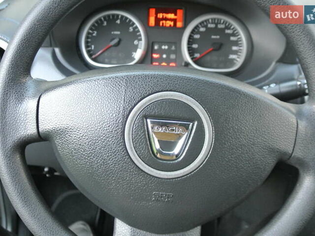 Чорний Дачія Duster, об'ємом двигуна 1.6 л та пробігом 137 тис. км за 9500 $, фото 27 на Automoto.ua