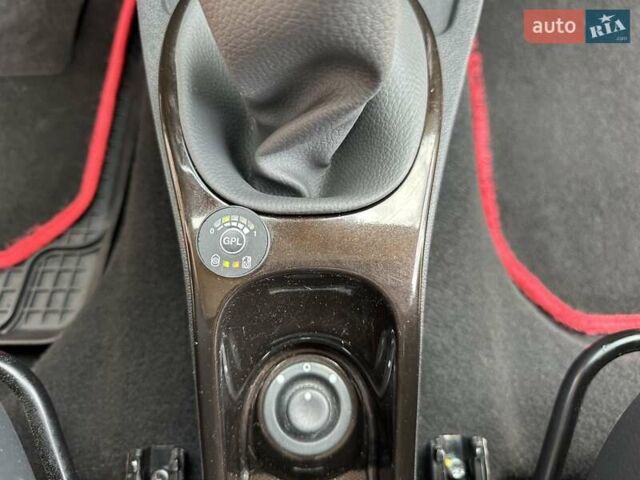 Черный Дачия Duster, объемом двигателя 1.6 л и пробегом 224 тыс. км за 9900 $, фото 16 на Automoto.ua