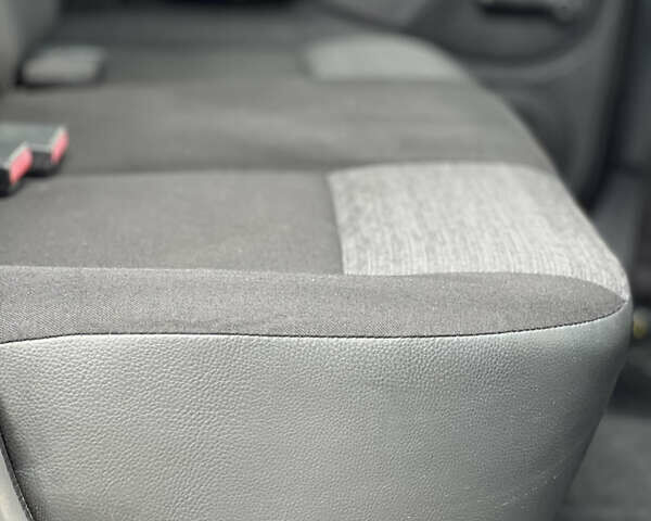 Черный Дачия Duster, объемом двигателя 1.6 л и пробегом 218 тыс. км за 9250 $, фото 21 на Automoto.ua