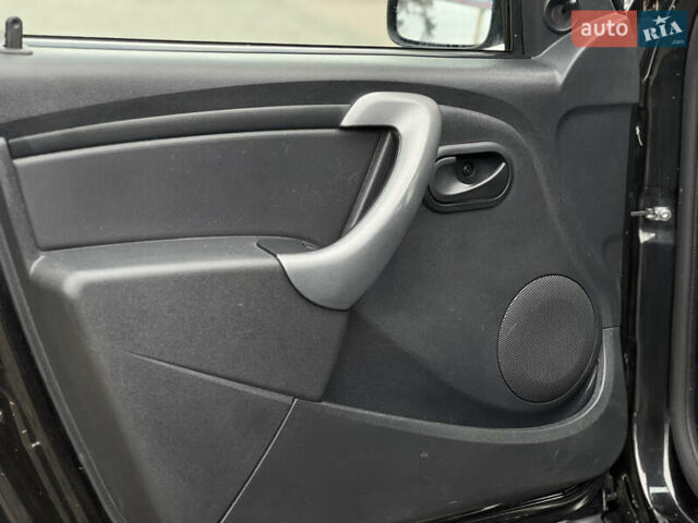 Черный Дачия Duster, объемом двигателя 1.6 л и пробегом 218 тыс. км за 9250 $, фото 23 на Automoto.ua