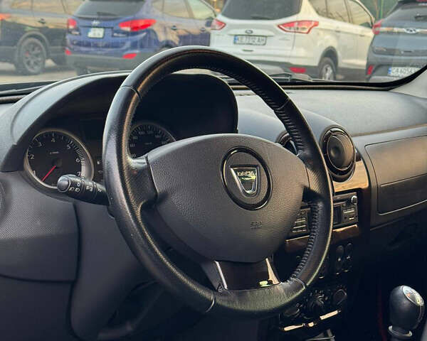 Черный Дачия Duster, объемом двигателя 1.5 л и пробегом 173 тыс. км за 8999 $, фото 6 на Automoto.ua