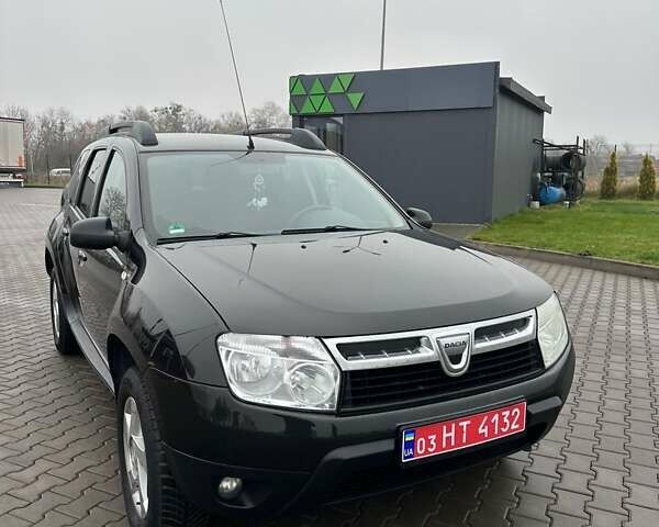 Черный Дачия Duster, объемом двигателя 1.6 л и пробегом 250 тыс. км за 8000 $, фото 3 на Automoto.ua