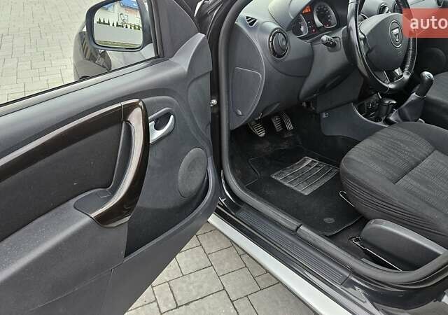 Черный Дачия Duster, объемом двигателя 1.6 л и пробегом 194 тыс. км за 8777 $, фото 11 на Automoto.ua