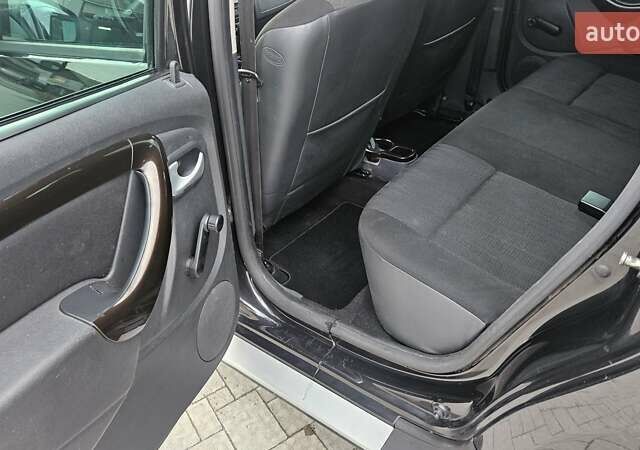 Черный Дачия Duster, объемом двигателя 1.6 л и пробегом 194 тыс. км за 8700 $, фото 9 на Automoto.ua