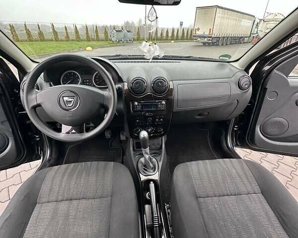 Черный Дачия Duster, объемом двигателя 1.6 л и пробегом 250 тыс. км за 8000 $, фото 17 на Automoto.ua