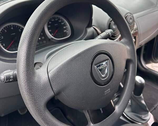 Черный Дачия Duster, объемом двигателя 1.6 л и пробегом 250 тыс. км за 8000 $, фото 19 на Automoto.ua