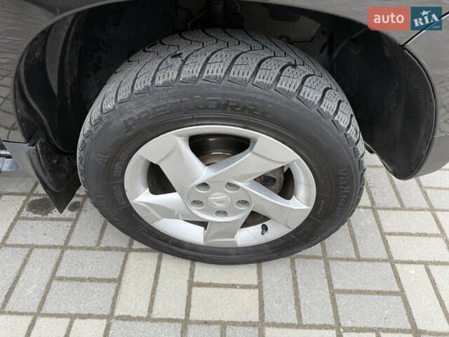 Чорний Дачія Duster, об'ємом двигуна 1.6 л та пробігом 175 тис. км за 7900 $, фото 8 на Automoto.ua