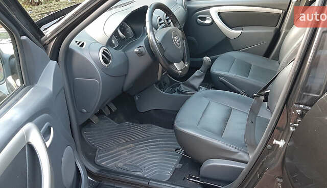 Чорний Дачія Duster, об'ємом двигуна 1.6 л та пробігом 210 тис. км за 9199 $, фото 7 на Automoto.ua