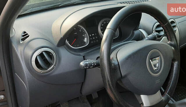 Чорний Дачія Duster, об'ємом двигуна 1.6 л та пробігом 210 тис. км за 9199 $, фото 10 на Automoto.ua