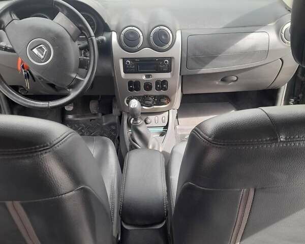 Черный Дачия Duster, объемом двигателя 1.5 л и пробегом 241 тыс. км за 9500 $, фото 4 на Automoto.ua