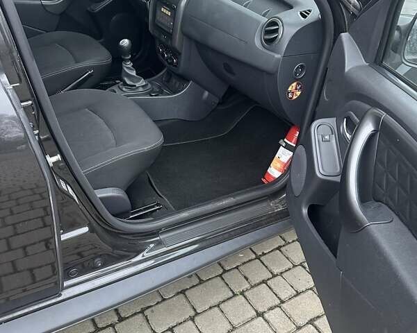 Чорний Дачія Duster, об'ємом двигуна 1.2 л та пробігом 140 тис. км за 8200 $, фото 17 на Automoto.ua