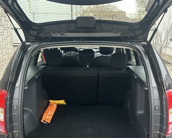 Чорний Дачія Duster, об'ємом двигуна 1.2 л та пробігом 140 тис. км за 8200 $, фото 12 на Automoto.ua