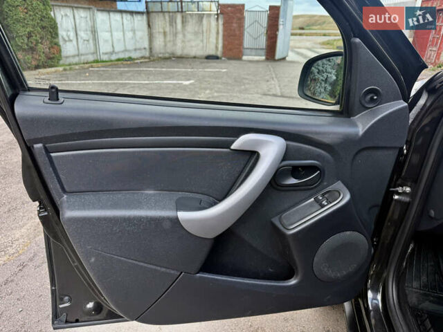 Черный Дачия Duster, объемом двигателя 1.5 л и пробегом 215 тыс. км за 9299 $, фото 16 на Automoto.ua