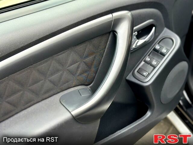 Черный Дачия Duster, объемом двигателя 16 л и пробегом 146 тыс. км за 10800 $, фото 9 на Automoto.ua