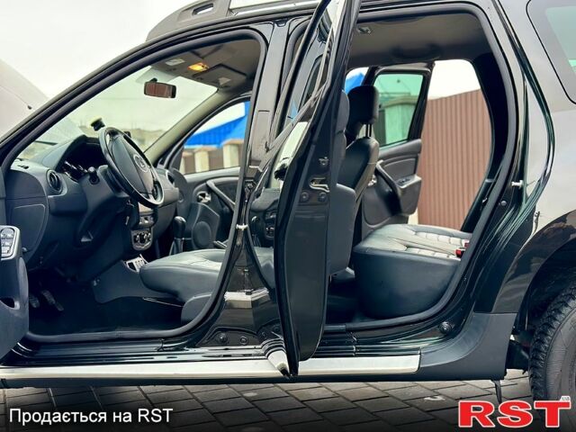 Черный Дачия Duster, объемом двигателя 16 л и пробегом 146 тыс. км за 10800 $, фото 10 на Automoto.ua