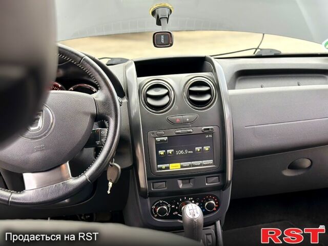 Черный Дачия Duster, объемом двигателя 16 л и пробегом 146 тыс. км за 10800 $, фото 6 на Automoto.ua