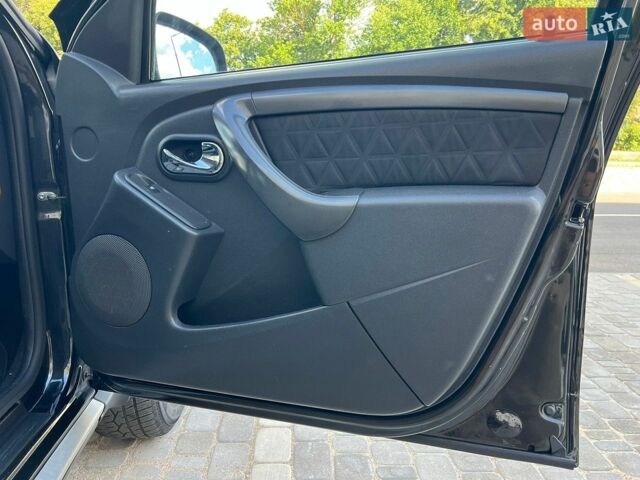 Черный Дачия Duster, объемом двигателя 1.5 л и пробегом 229 тыс. км за 11950 $, фото 13 на Automoto.ua