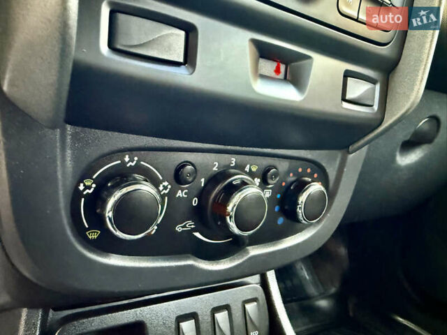 Черный Дачия Duster, объемом двигателя 1.5 л и пробегом 215 тыс. км за 9299 $, фото 18 на Automoto.ua