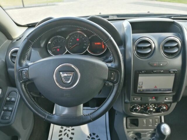 Черный Дачия Duster, объемом двигателя 1.2 л и пробегом 75 тыс. км за 8800 $, фото 17 на Automoto.ua