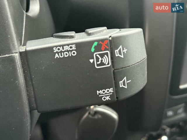 Чорний Дачія Duster, об'ємом двигуна 1.6 л та пробігом 159 тис. км за 10999 $, фото 57 на Automoto.ua