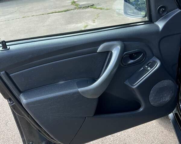 Черный Дачия Duster, объемом двигателя 1.6 л и пробегом 174 тыс. км за 9900 $, фото 41 на Automoto.ua
