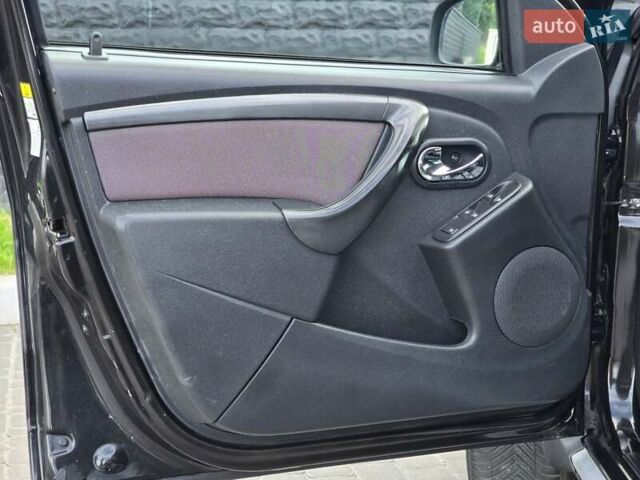 Черный Дачия Duster, объемом двигателя 1.2 л и пробегом 91 тыс. км за 10200 $, фото 7 на Automoto.ua