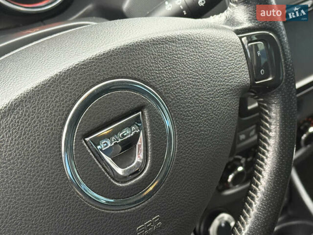 Чорний Дачія Duster, об'ємом двигуна 1.6 л та пробігом 159 тис. км за 10999 $, фото 48 на Automoto.ua