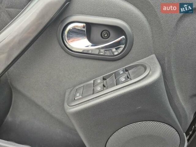 Чорний Дачія Duster, об'ємом двигуна 1.6 л та пробігом 71 тис. км за 11750 $, фото 21 на Automoto.ua