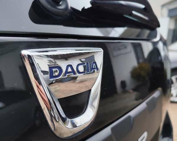 Черный Дачия Duster, объемом двигателя 1.6 л и пробегом 174 тыс. км за 9999 $, фото 16 на Automoto.ua