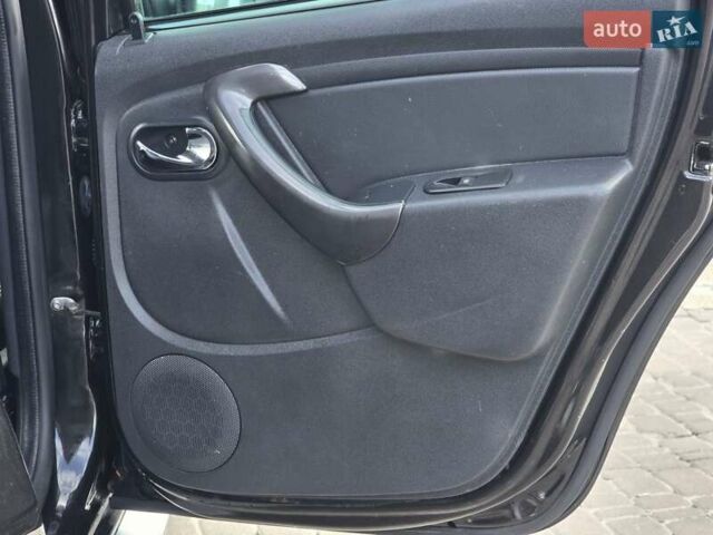 Черный Дачия Duster, объемом двигателя 1.2 л и пробегом 91 тыс. км за 10200 $, фото 12 на Automoto.ua