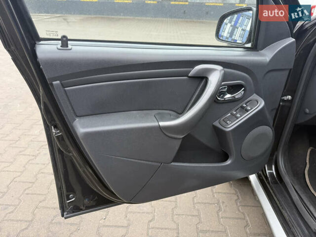 Черный Дачия Duster, объемом двигателя 1.6 л и пробегом 159 тыс. км за 10999 $, фото 32 на Automoto.ua