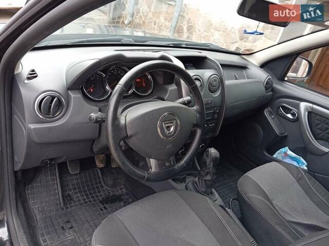 Черный Дачия Duster, объемом двигателя 1.5 л и пробегом 115 тыс. км за 9500 $, фото 2 на Automoto.ua