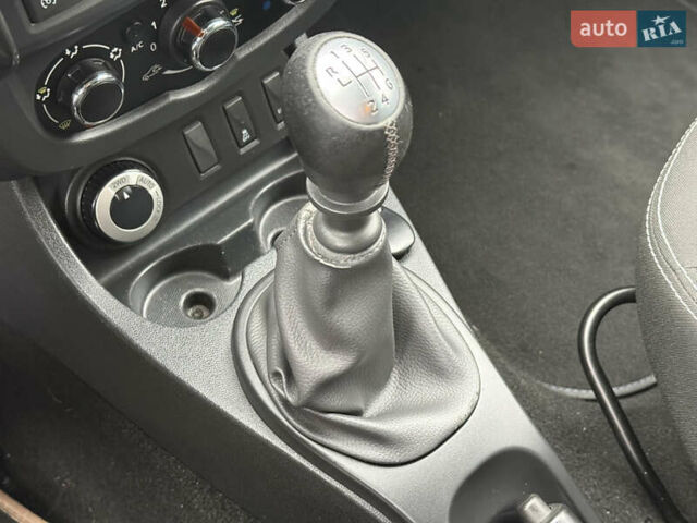 Черный Дачия Duster, объемом двигателя 1.6 л и пробегом 159 тыс. км за 10999 $, фото 55 на Automoto.ua