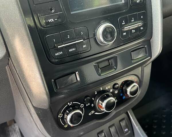 Черный Дачия Duster, объемом двигателя 1.6 л и пробегом 174 тыс. км за 9900 $, фото 45 на Automoto.ua