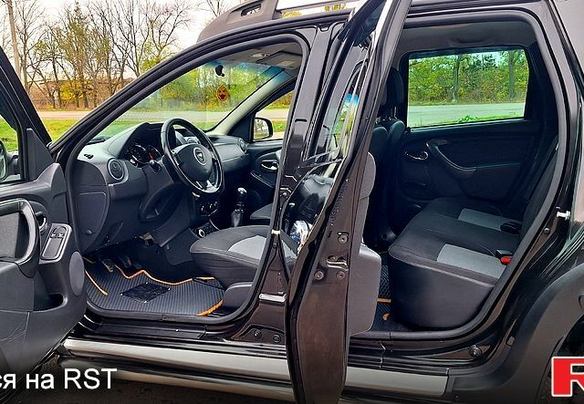 Черный Дачия Duster, объемом двигателя 1.5 л и пробегом 63 тыс. км за 13500 $, фото 8 на Automoto.ua