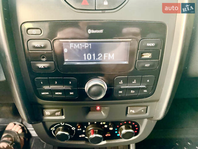 Черный Дачия Duster, объемом двигателя 1.5 л и пробегом 239 тыс. км за 11300 $, фото 44 на Automoto.ua